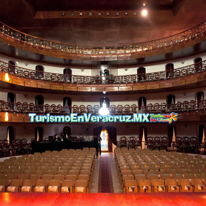 Inicia Sectur programa Rescatando el Resplandor del Teatro Netzahualcóyotl, en Tlacotalpan