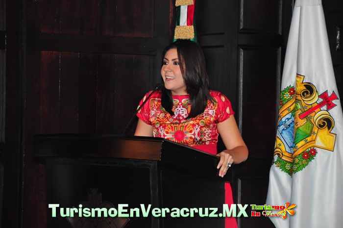 Ayuntamiento de Veracruz rinde homenaje a Toña “La Negra” en el centenario de su nacimiento